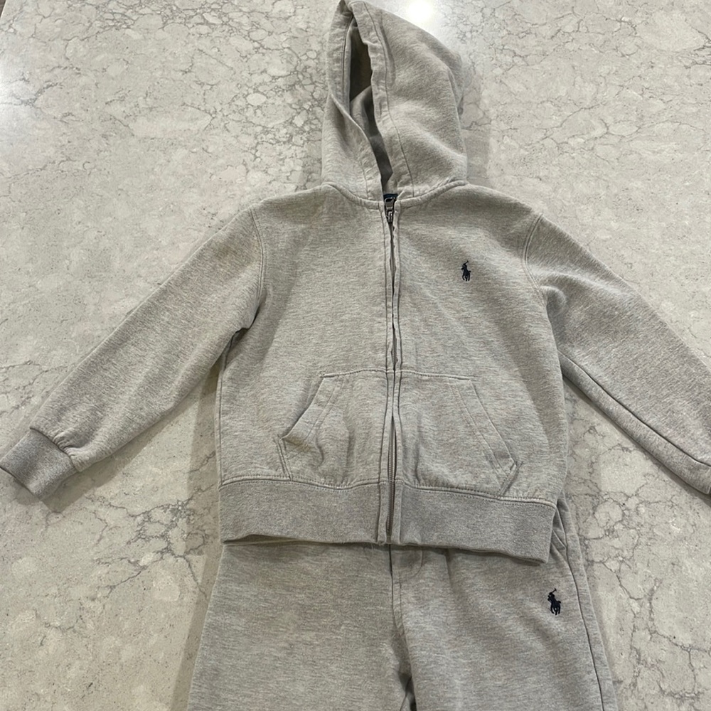 Polo sweatsuit. Kids size 5. Grey.